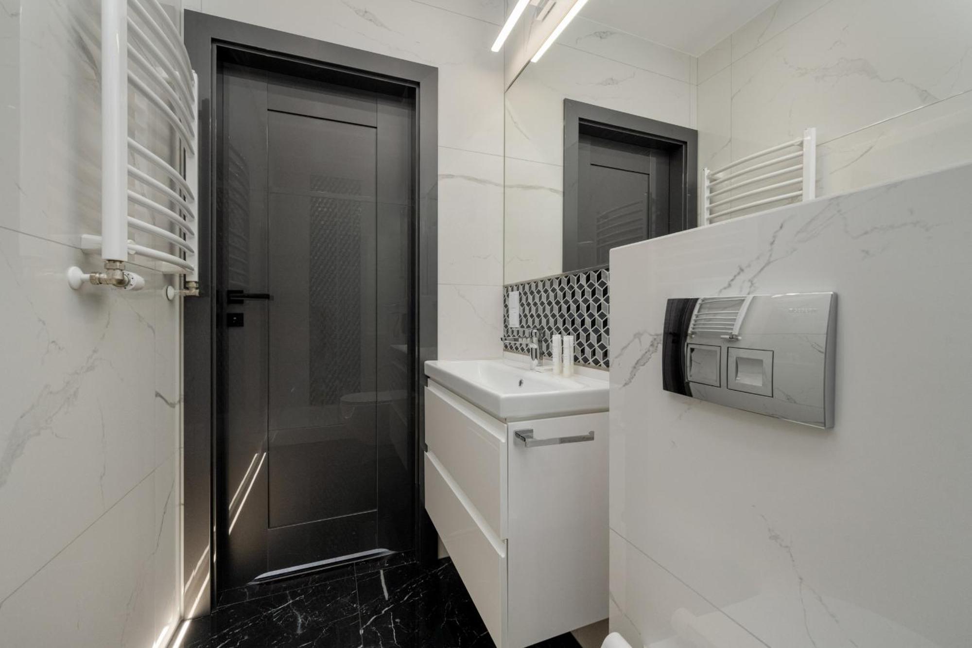 Luksusowy Apartament Z 3 Sypialniami, Klimatyzacja, Parkingiem I Biurkiem We Wroclawiu By Renters Prestige Экстерьер фото