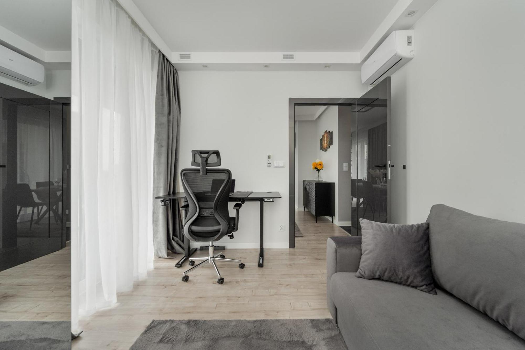 Luksusowy Apartament Z 3 Sypialniami, Klimatyzacja, Parkingiem I Biurkiem We Wroclawiu By Renters Prestige Экстерьер фото