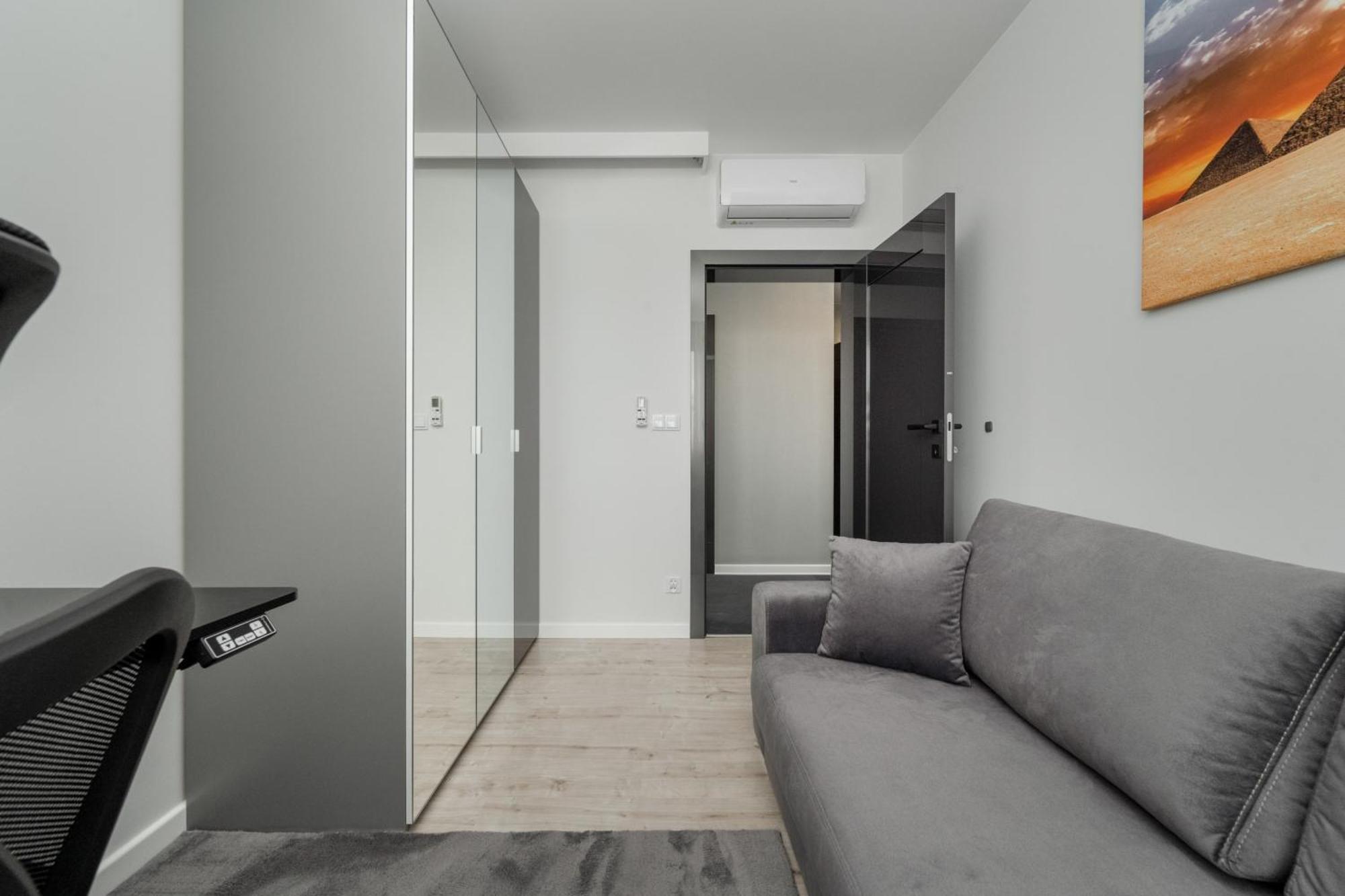Luksusowy Apartament Z 3 Sypialniami, Klimatyzacja, Parkingiem I Biurkiem We Wroclawiu By Renters Prestige Экстерьер фото