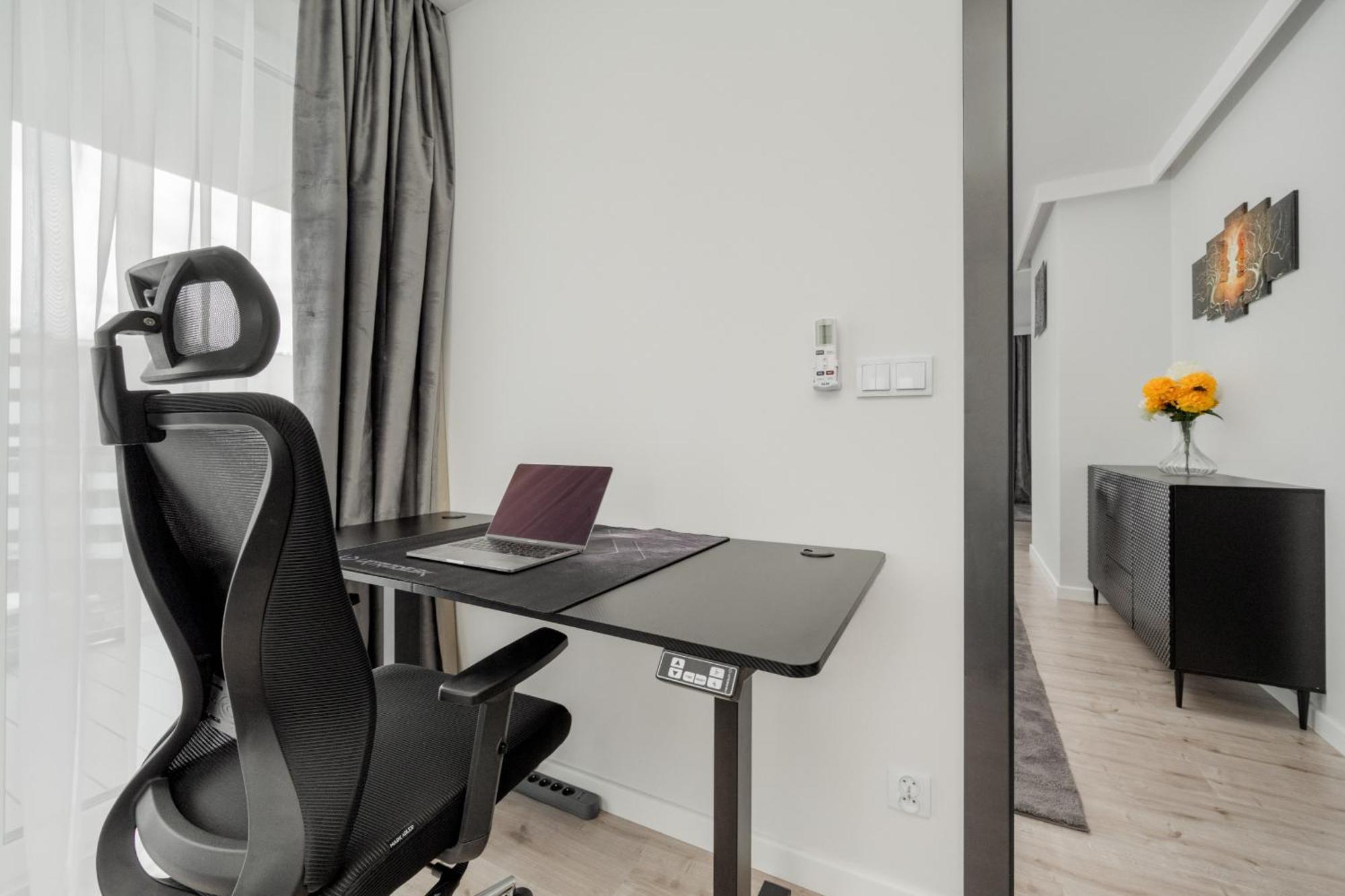 Luksusowy Apartament Z 3 Sypialniami, Klimatyzacja, Parkingiem I Biurkiem We Wroclawiu By Renters Prestige Экстерьер фото