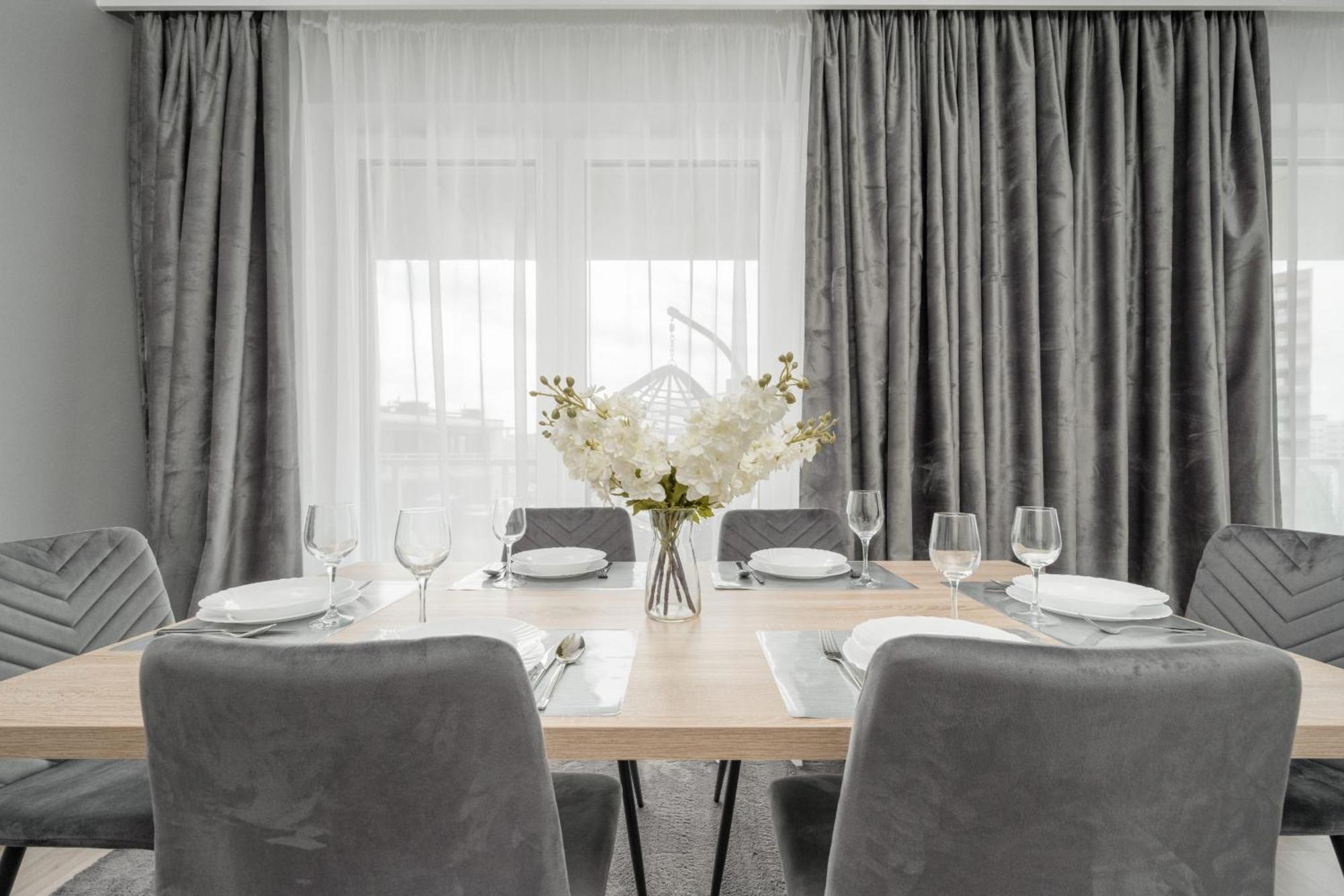 Luksusowy Apartament Z 3 Sypialniami, Klimatyzacja, Parkingiem I Biurkiem We Wroclawiu By Renters Prestige Экстерьер фото